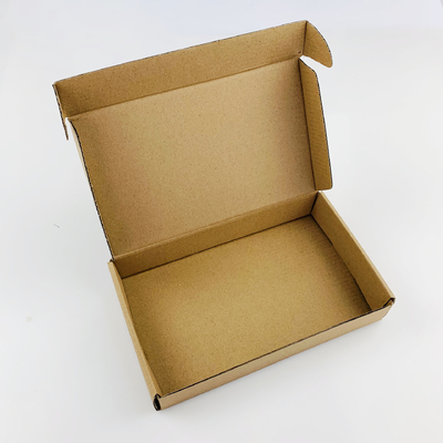 Özel E-Ticaret Ünlü Marka Paketleme Sanat Kağıt Postacı Giysiler için Paketleme Kutusu Elbiseler